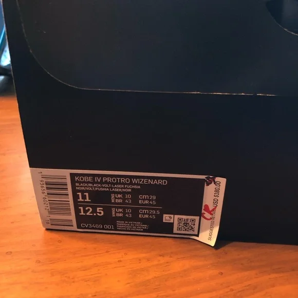 Kobe IV protro wizenard Brand New. Opened for pictures only